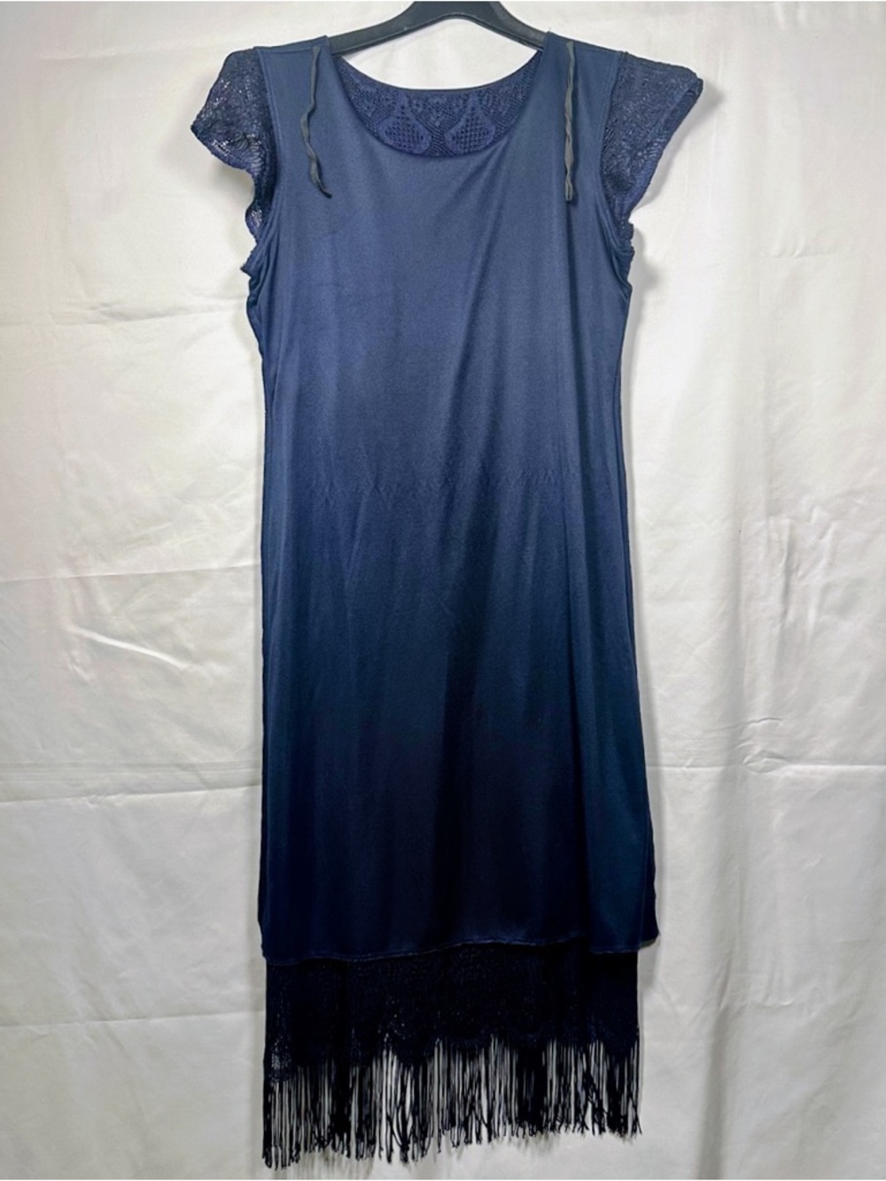 Elegant Navy Lace Maxi Dress with Cap Sleeves - Picture 8 of 8